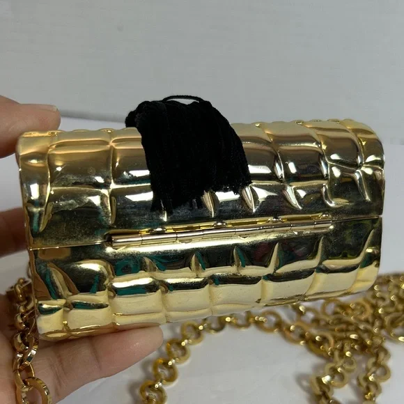 Debbie J. Palmer Vintage Gold Mini Bag with Chain and Tassel Pre-owned. - Picture 8 of 10